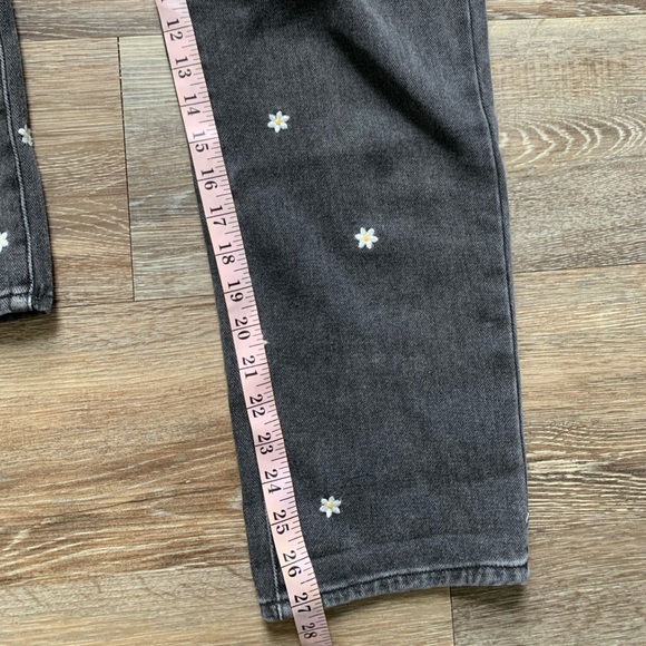 PacSun Black Straight Leg Jeans with White Floral Pattern - Picture 5 of 9